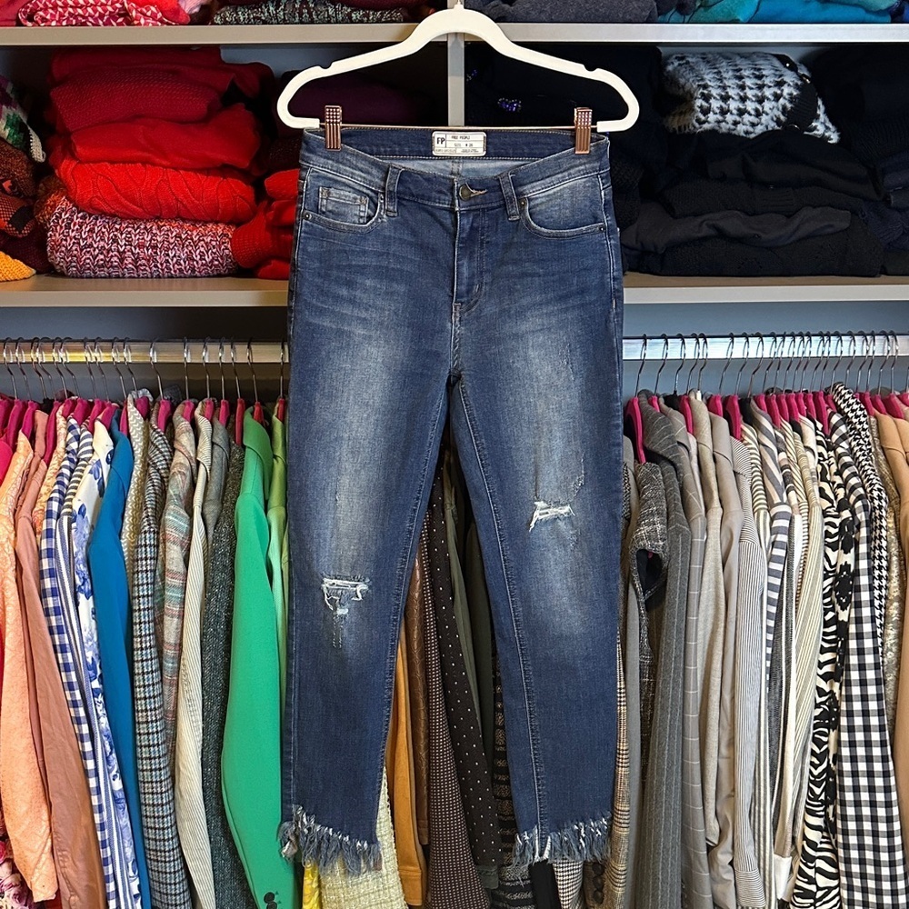 Free People blue raw hem distressed 4 pocket high rise skinny jeans size 26